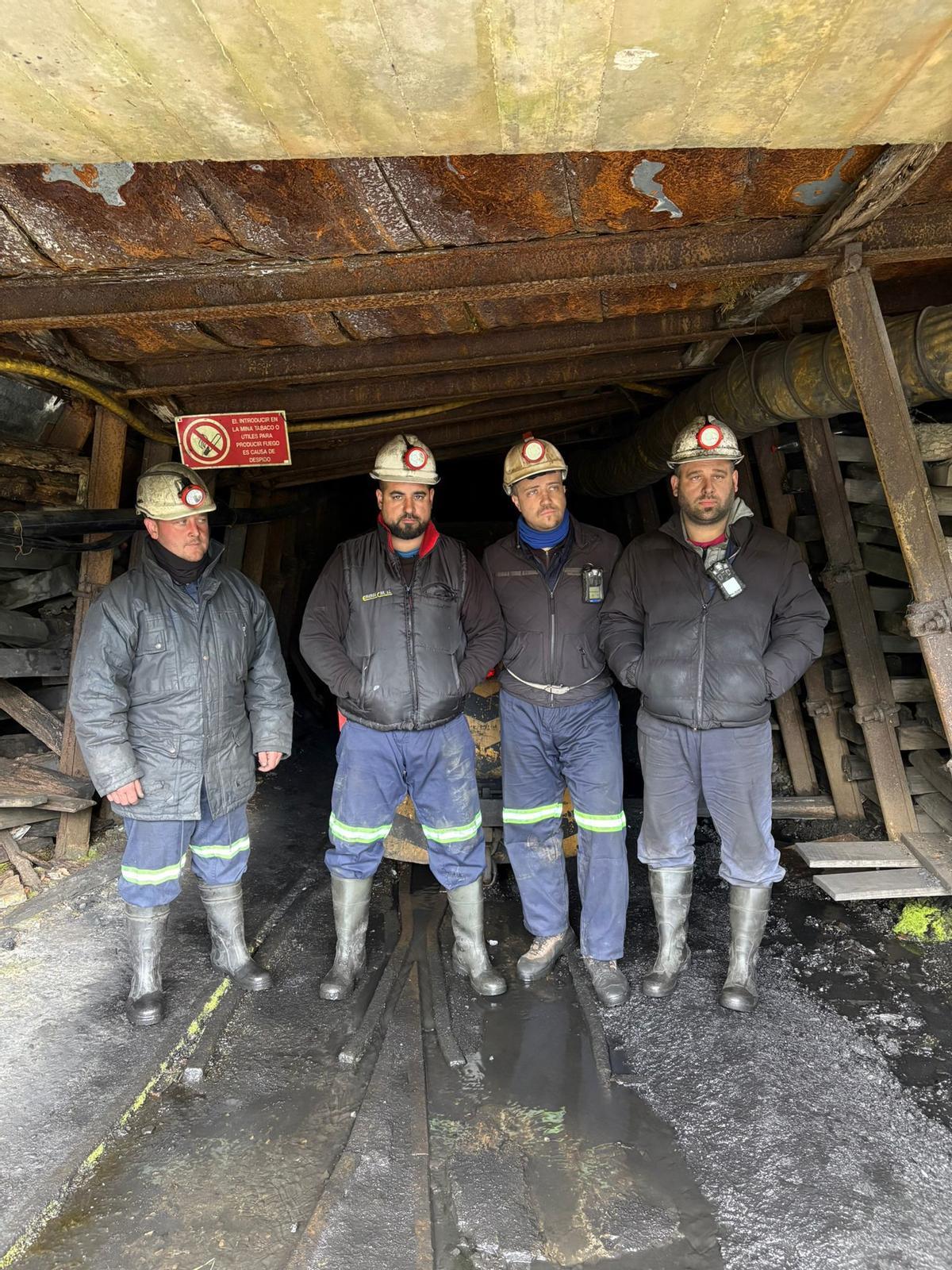 Los cuatro mineros encerrados en Mina Miura.