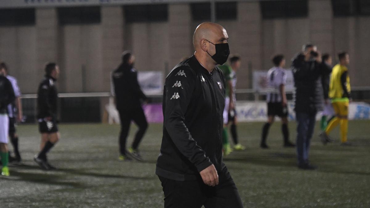 El entrenador del Victoria CF, Guillermo Pigueiras.