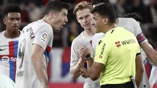 Gil Manzano, el árbitro que expulsó a Lewandowski en Pamplona, pitará el Barça-Madrid de Montjuïc