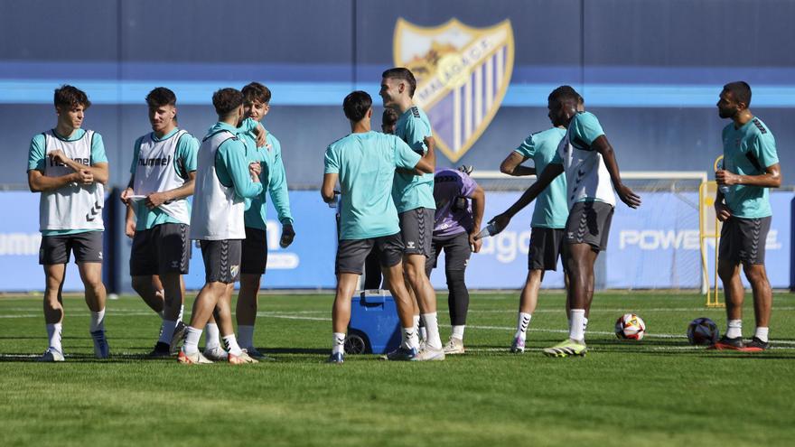 El centro del campo del Málaga CF sigue en cuadro