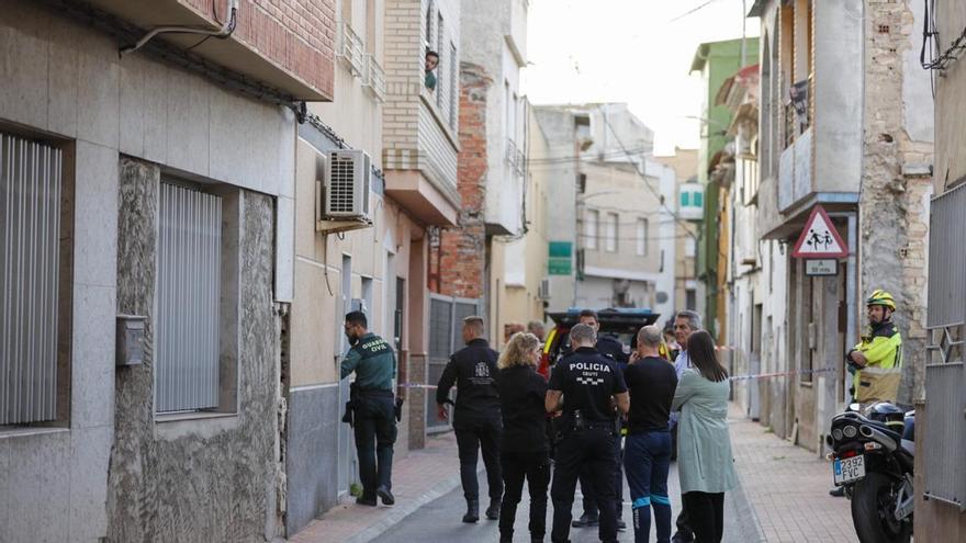 Hallan los cadáveres de un matrimonio y su hijo de 6 años en una casa incendiada en la Región de Murcia