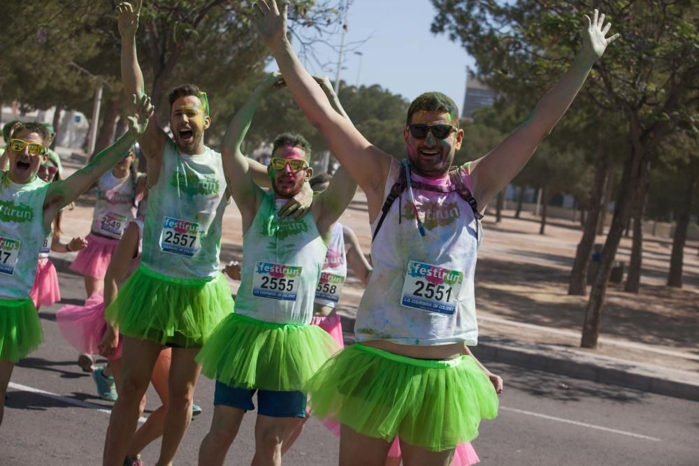 La primera edición de «FestiRun» combina deporte y diversión en una carrera que logró reunir a multitud de personas