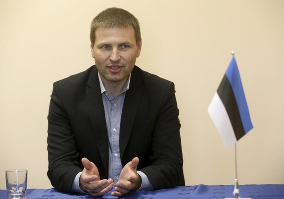 El ministre de l’Interior estonià explica l’intercanvi d’espies en una roda de premsa.
