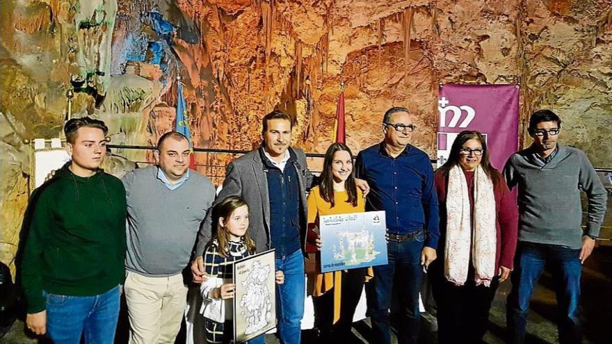 Presentación de los bocetos de los monumentos fogueriles en las Cuevas de Canelobre de Busot.