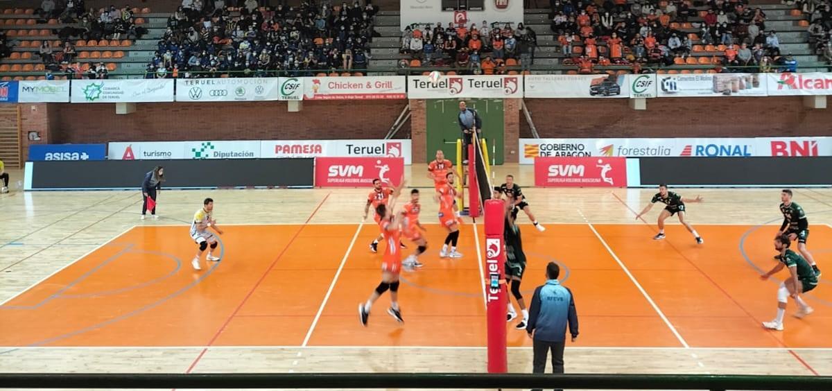 Un momento del partido entre el CV Teruel y el Unicaja Almería.