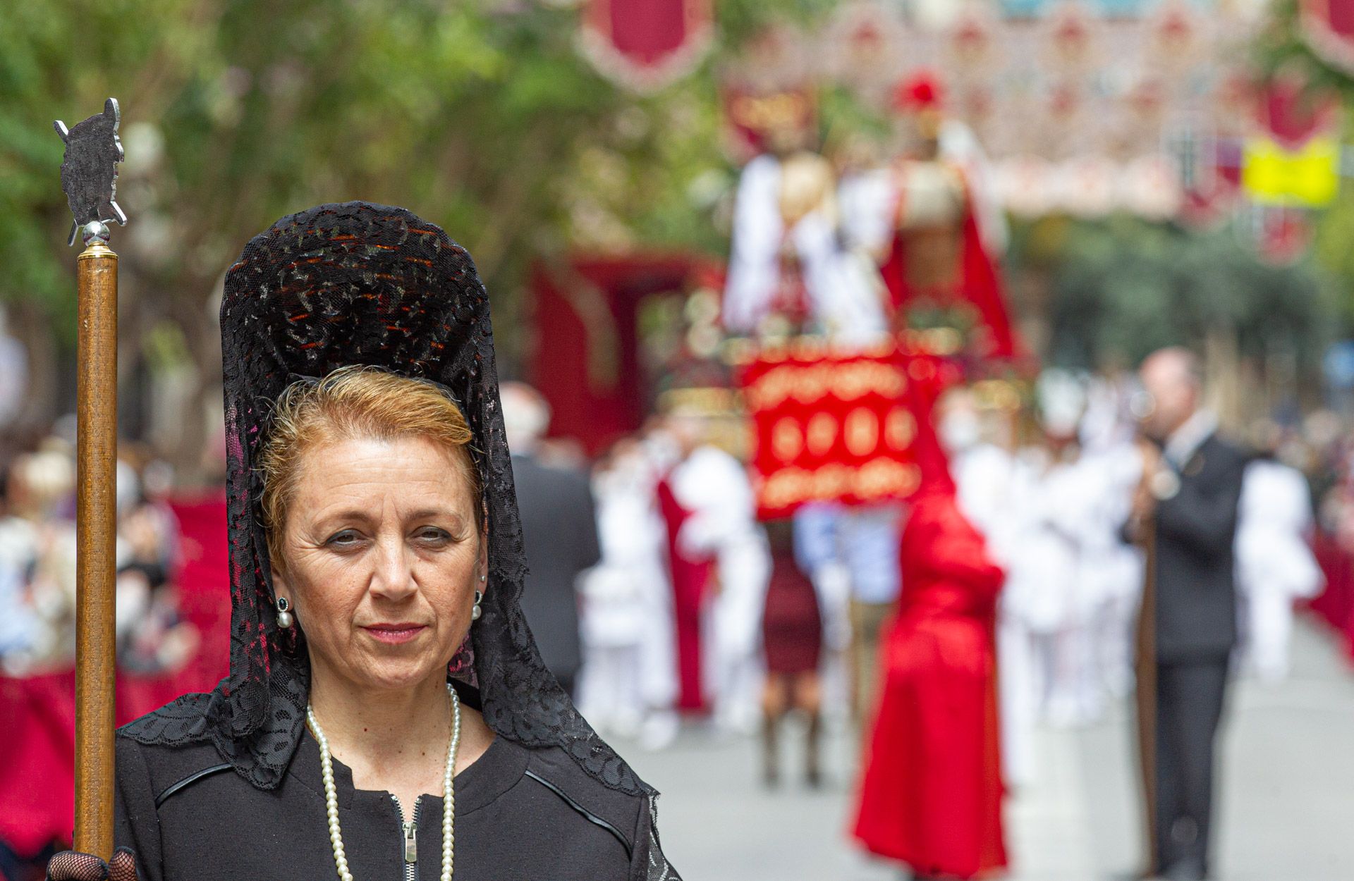 La procesión de la Sentencia recorre las calles en el Viernes Santo en Alicante