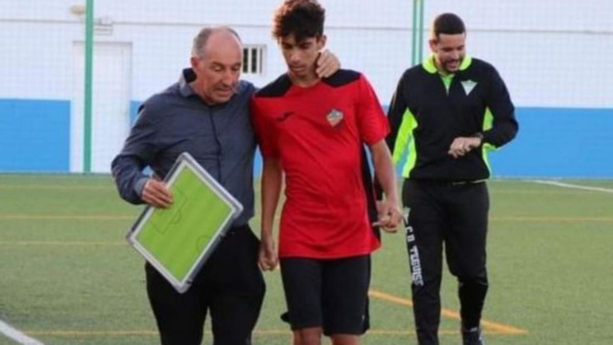 El futbolista canario de 15 años ingresado en el Negrín evoluciona favorablemente