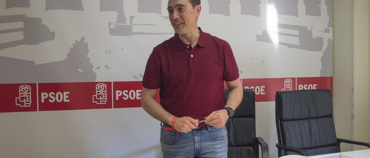 El exalcalde Luciano Huerga en un acto en la sede del PSOE.