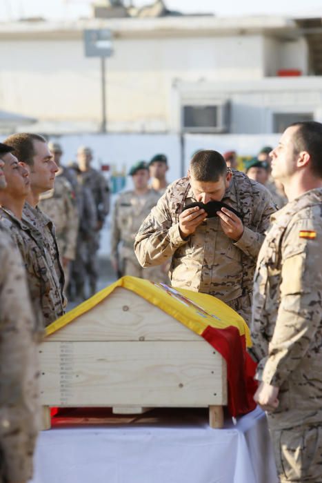 Ceremonia de despedida en la base española en Besmayah