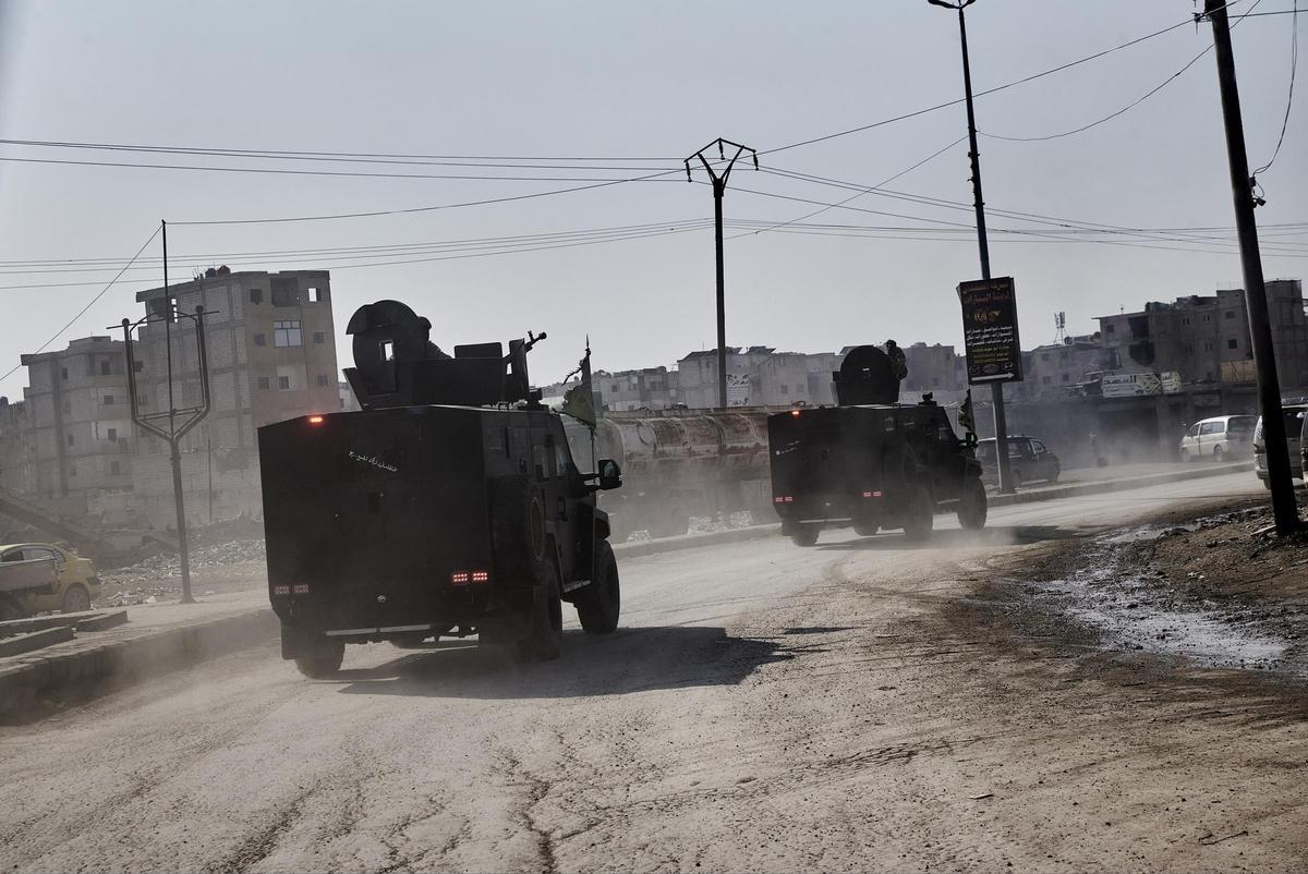 Archivo - Efectivos de las Fuerzas Democráticas Sirias (FDS) en la ciudad de Raqqa.