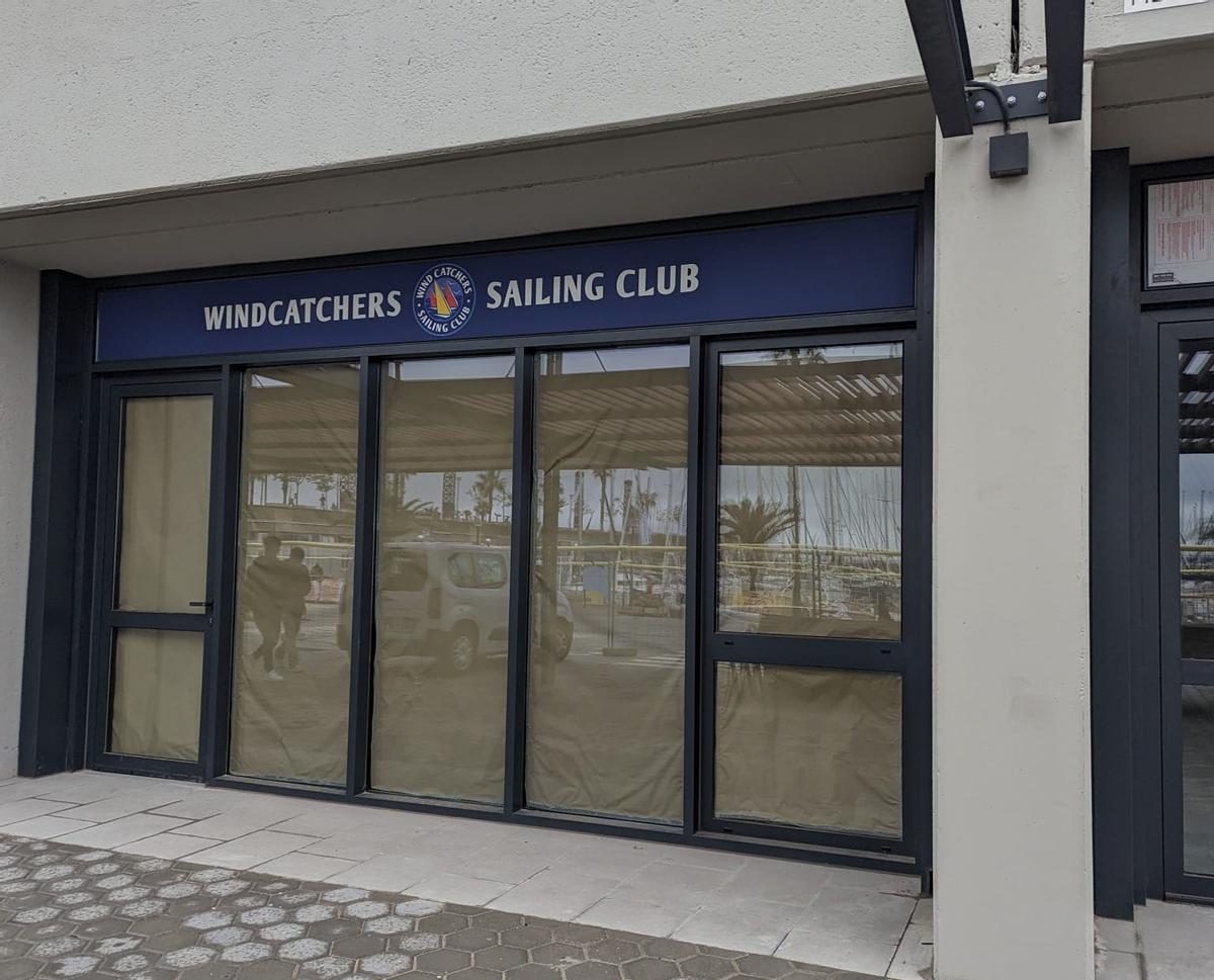 Local de WindCatchers Sailing Club, en el Moll de Mestral del Port Olímpic.