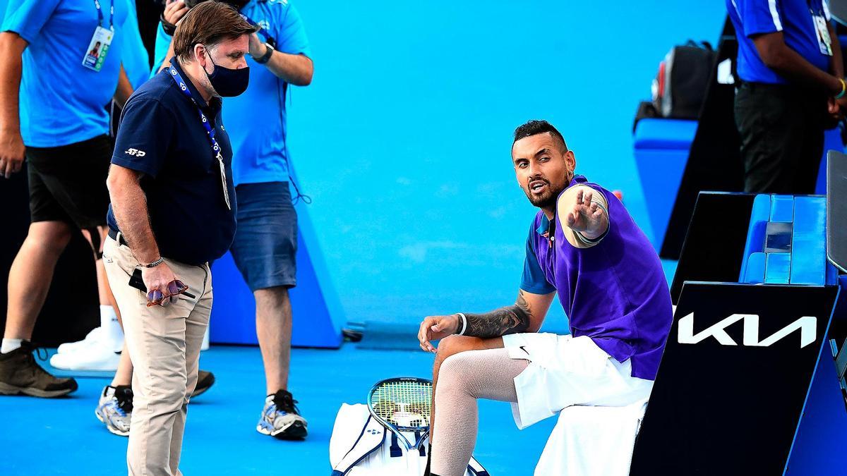 Nick Kyrgios protesta a un juez durante una edición del Open de Australia