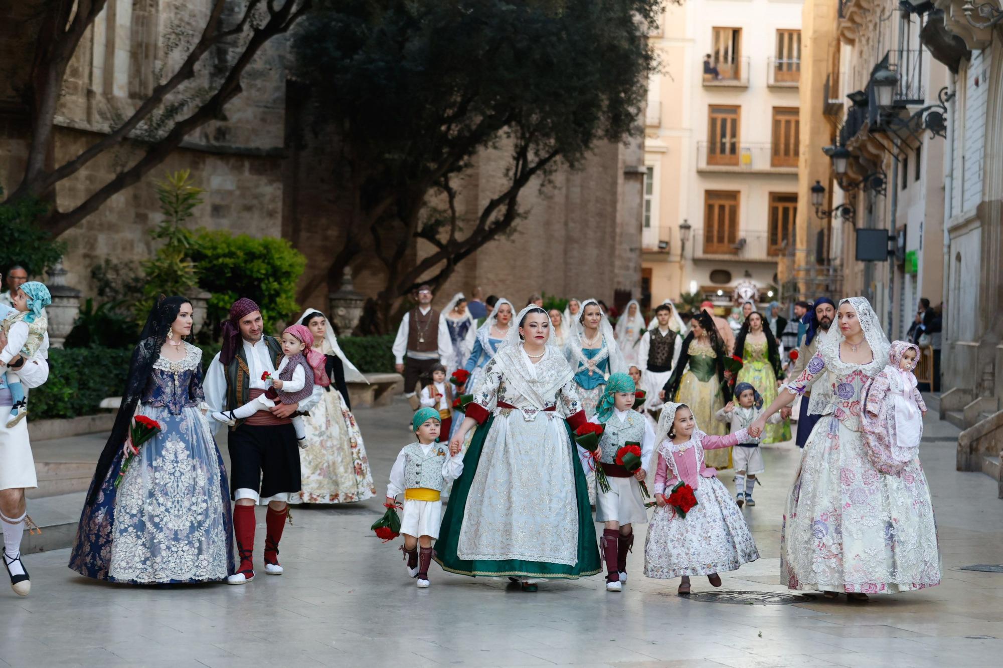 Búscate en el primer día de la Ofrenda en la calle San Vicente entre las 18:00 y las 19:00