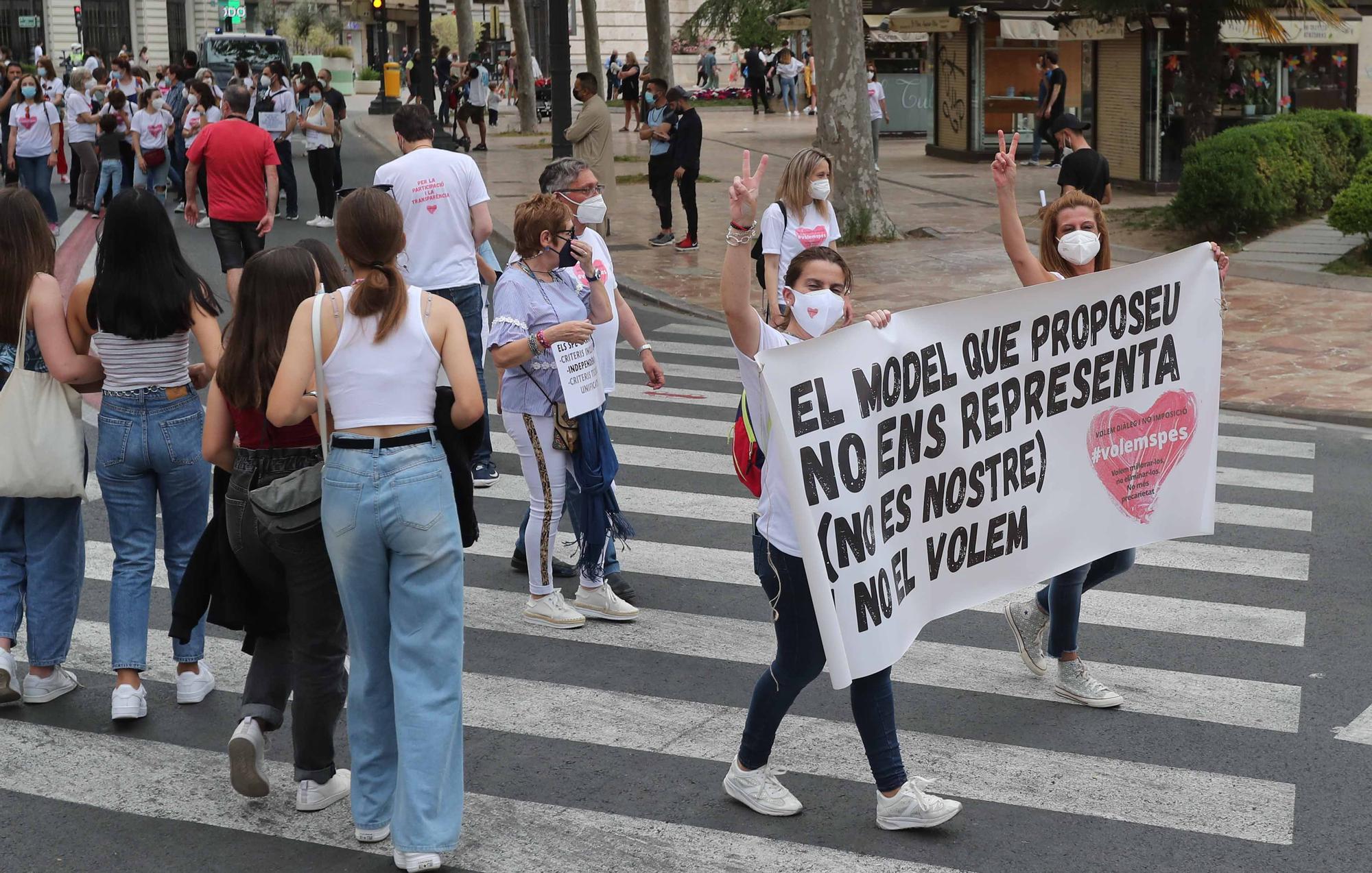Protesta en València contra el "desmantelamiento" de los SPES y reclama "diálogo" a Educación