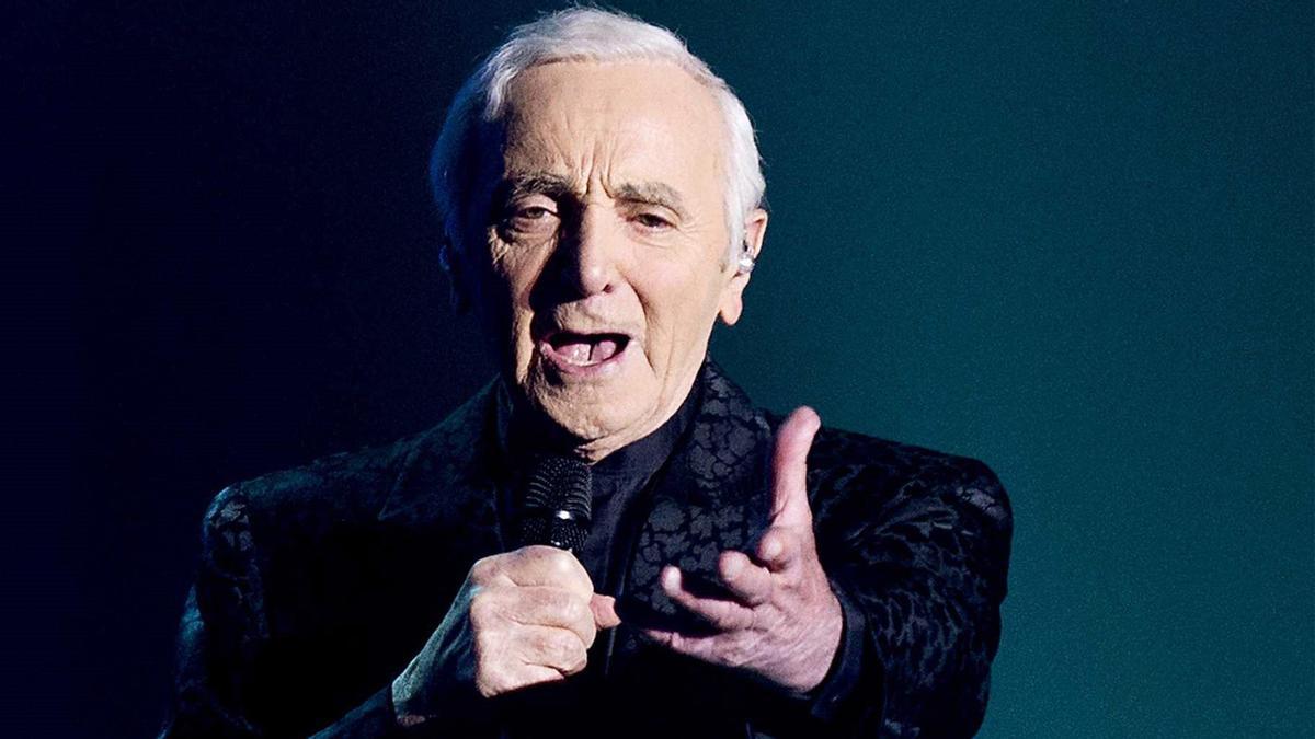 Charles Aznavour, durante un concierto.