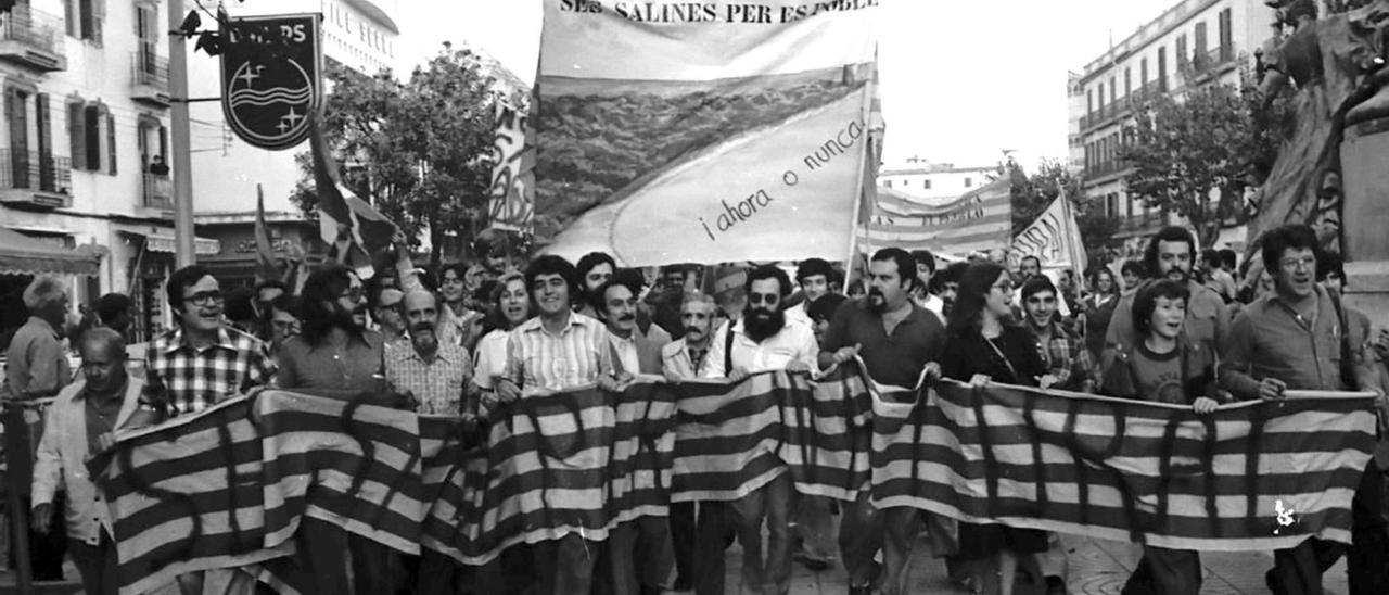 Cabecera de la manifestación de 1977.