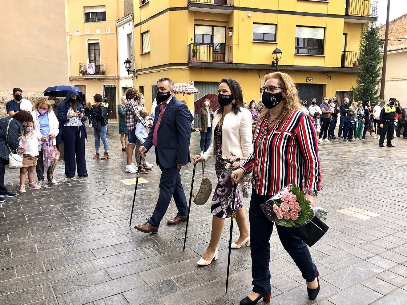 Vive en imágenes la ofrenda de flores a la Mare de Déu del Roser en Almassora