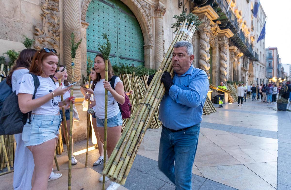 La romería a la Santa Faz marca el pulso de la ciudad de Alicante