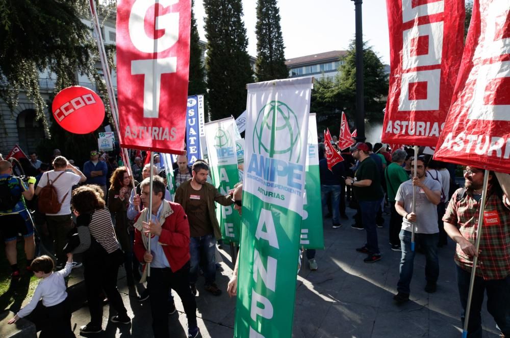 Los docentes asturianos se manifiestan en Oviedo