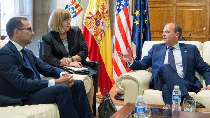 Extremadura recibirá del Estado en 2015 40 millones de la deuda histórica y 200,7 para el AVE