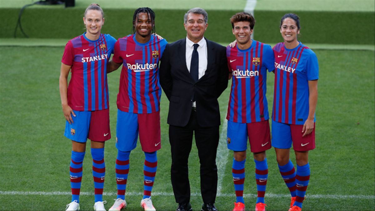 Presentación de la indumentaria del Barça para la próxima temporada.