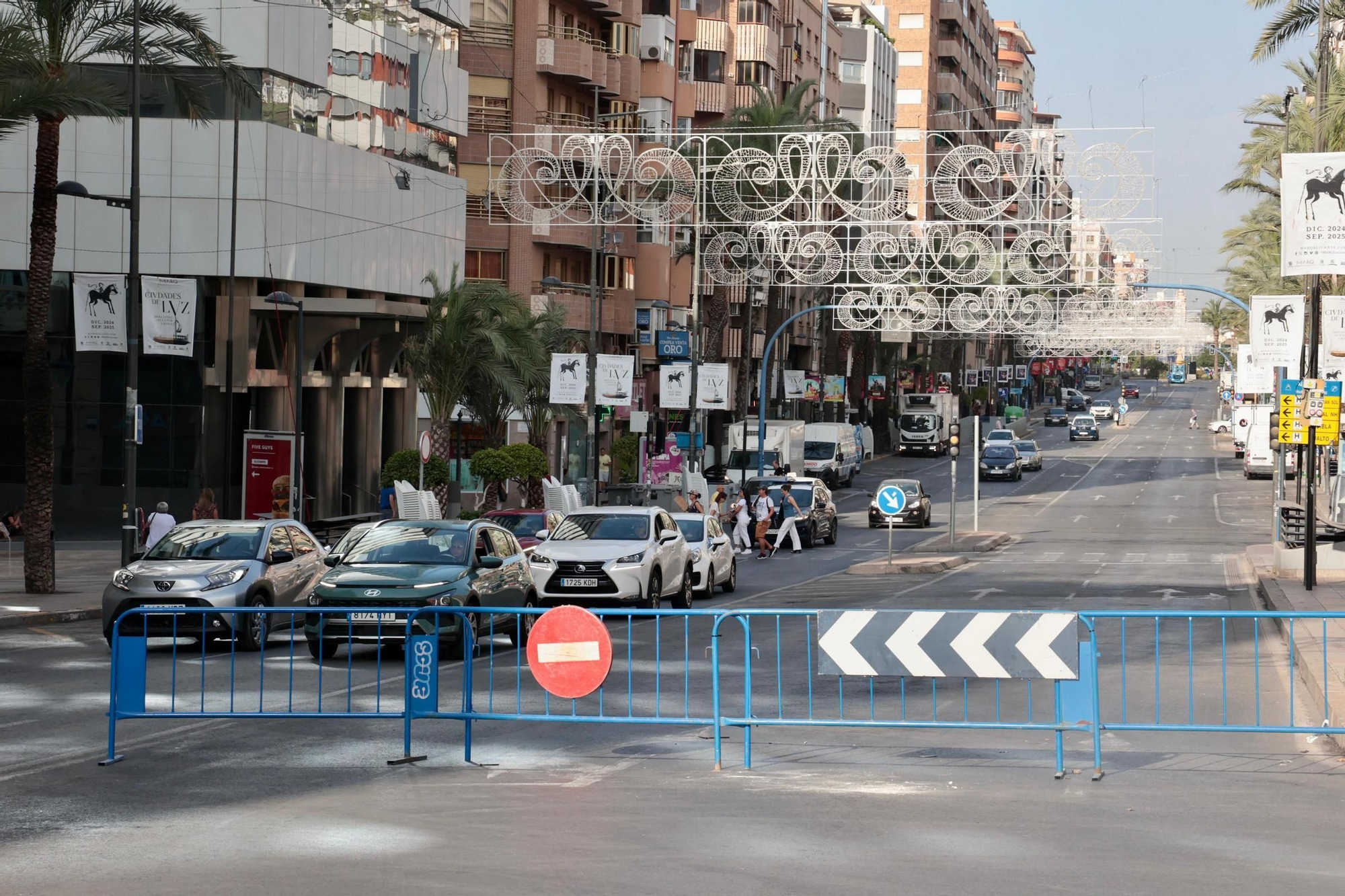 Primeros atascos en Alicante por las Hogueras 2025