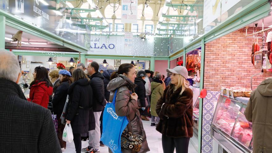 El Ayuntamiento buscará nuevas ayudas para el mercado del Fontán