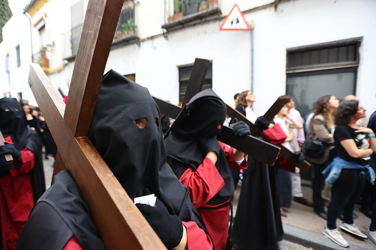 La salida del Cristo de las Penas y Nuestra Señora Madre de los Desamparados, en imágenes