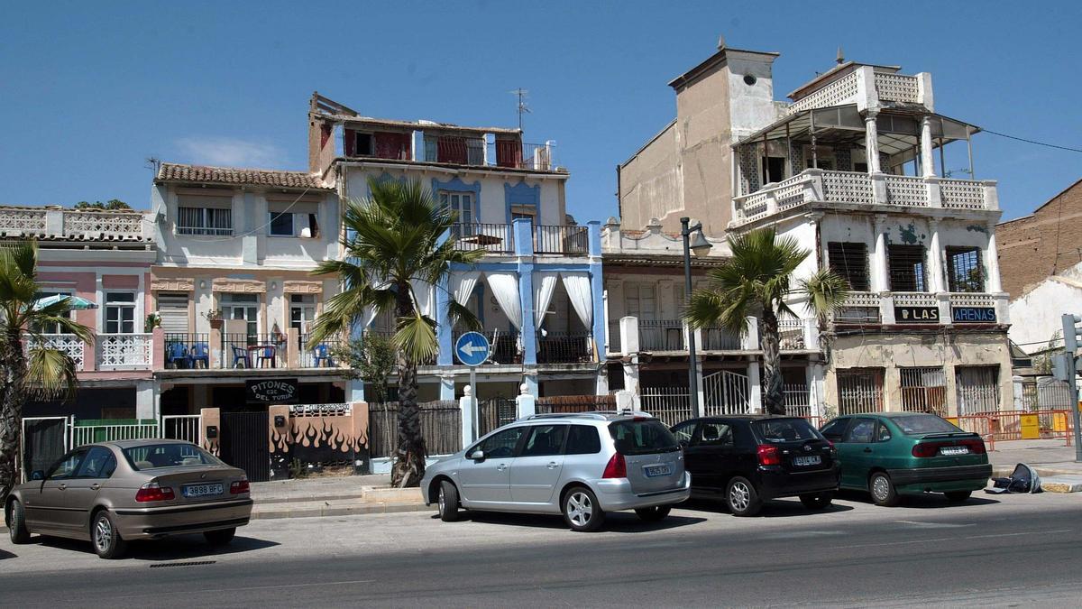 Villas de Eugenia Viñes, frente a la playa del Cabanyal