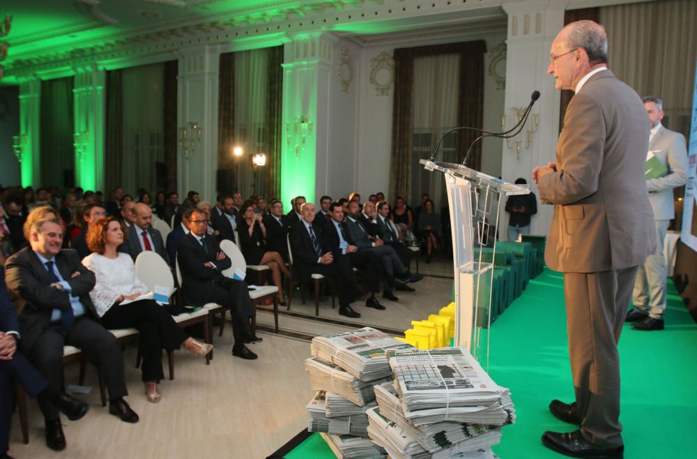 La Opinión entrega cinco premios al Club Balonmano Femenino Málaga Costa del Sol; a la Asociación de Voluntarios de Oncología Infantil (AVOI); al presidente del grupo La Canasta; a Turismo Andaluz, y a la cantante Lamari