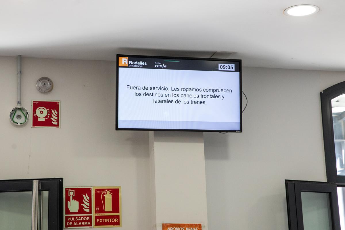 panel informativo, en la estación de la R2 de Gavà