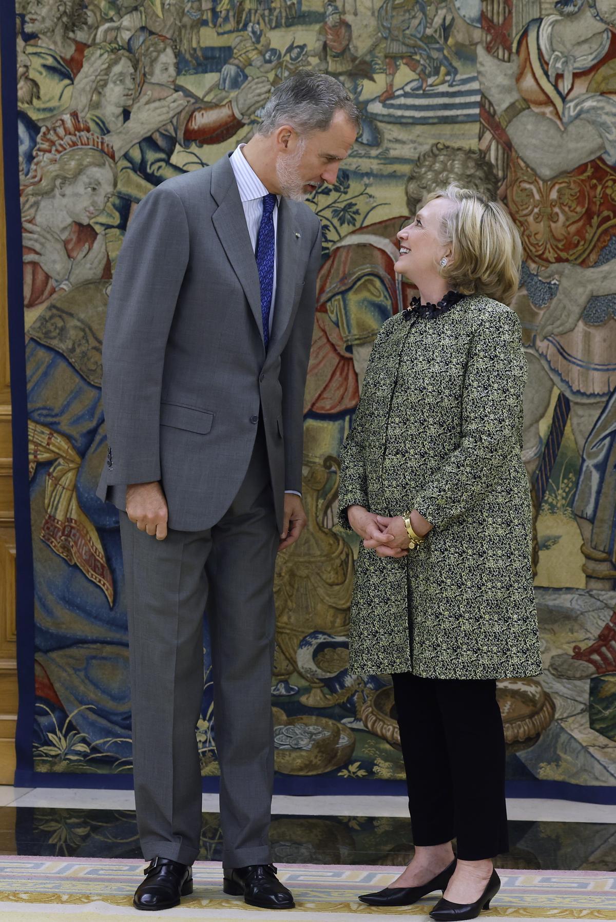 Felipe VI se reúne con Hillary Clinton en la Zarzuela