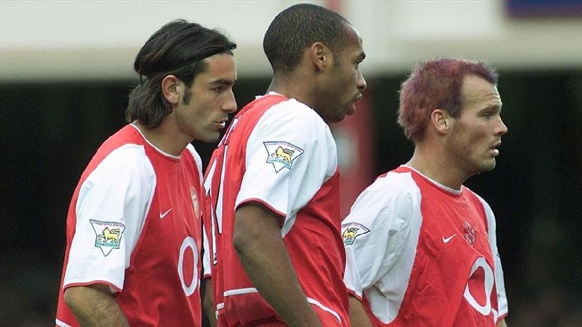 rpaniagua404806 arsenal s robert pires  left  thierry henry  centr160215173131