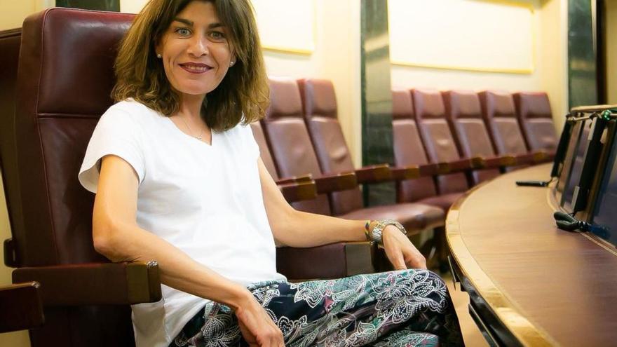 La murciana Carmen Baños toma posesión de su escaño en el Congreso