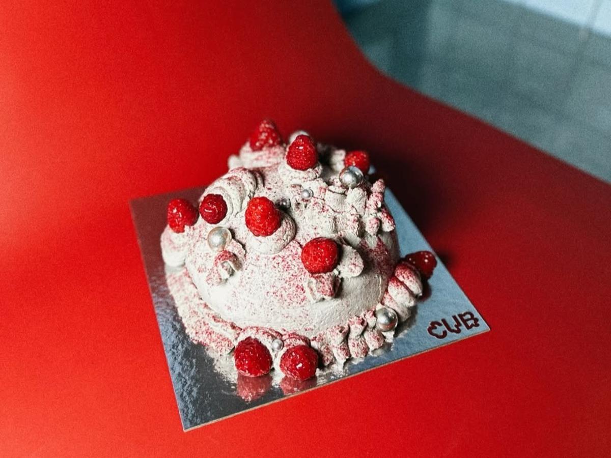 Uno de los pasteles abstractos y creativos de CUB.