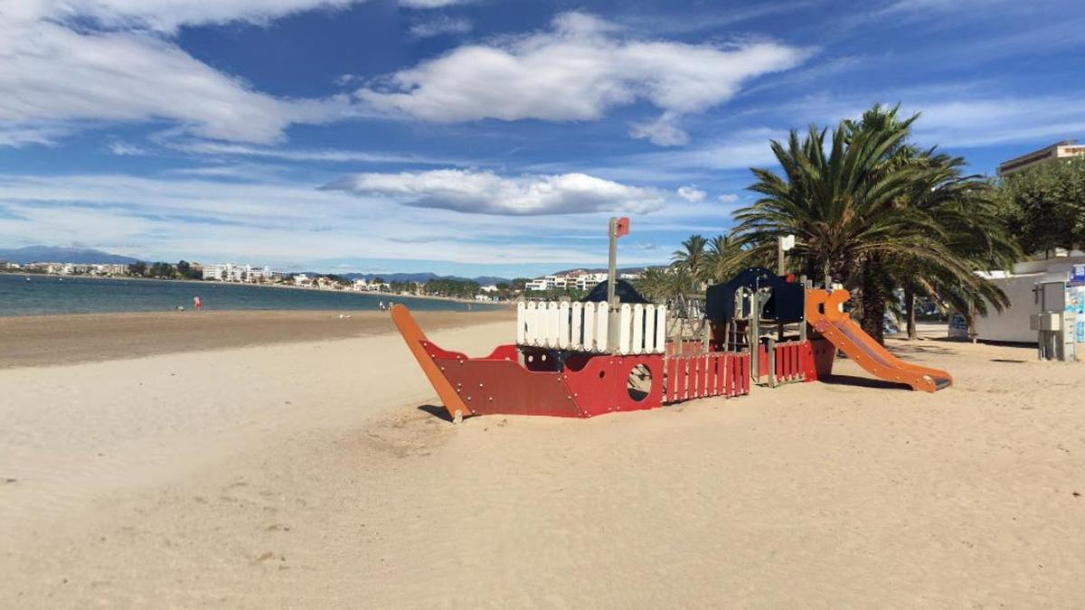 La platja Nova de Roses