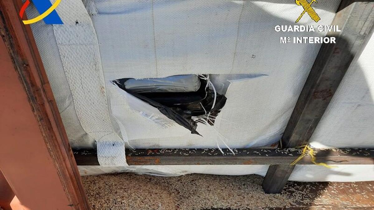 Alijo de cocaína confiscado en el Puerto de València. No hubo detenidos.