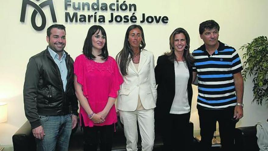 Jaume Sanllorente, Irene Villa, Felipa Jove, María Franco y Toni Nadal, ayer en A Coruña. / antón varela