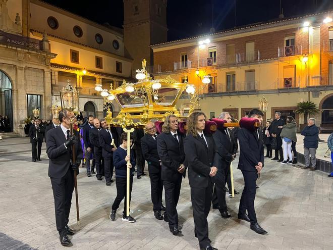 Emotiva y solemne procesión del Santo Entierro en Nules