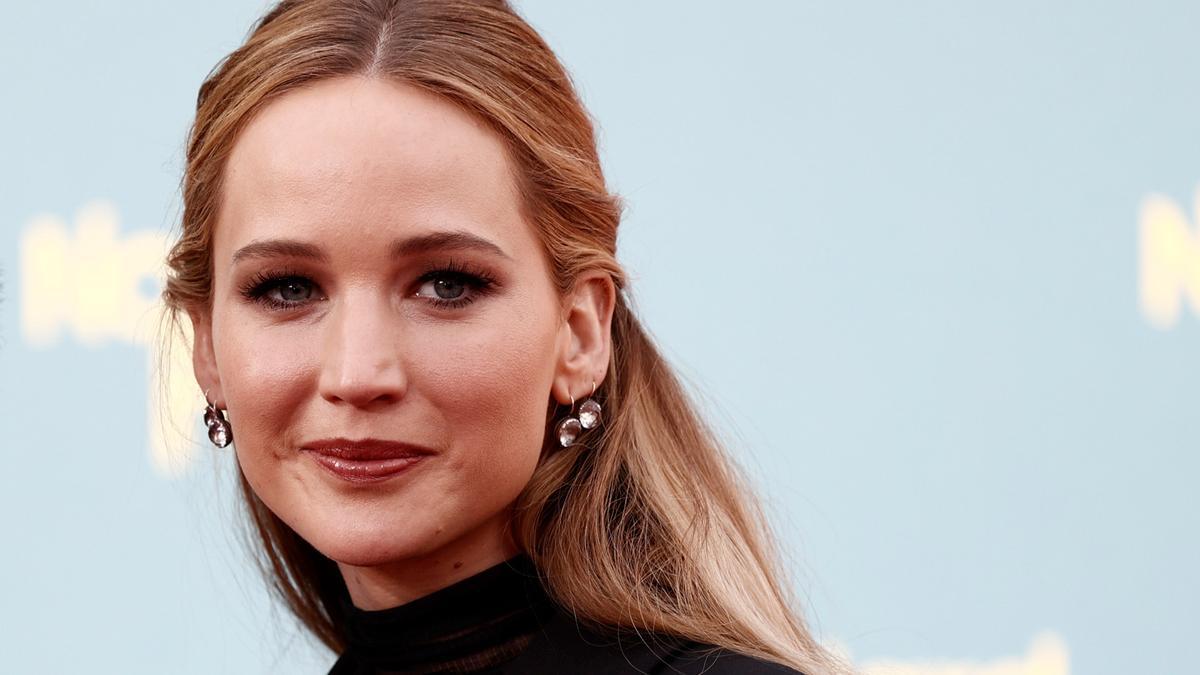 5 conjuntos pijameros de Zara inspirados en Jennifer Lawrence perfectos para ir a la oficina en verano