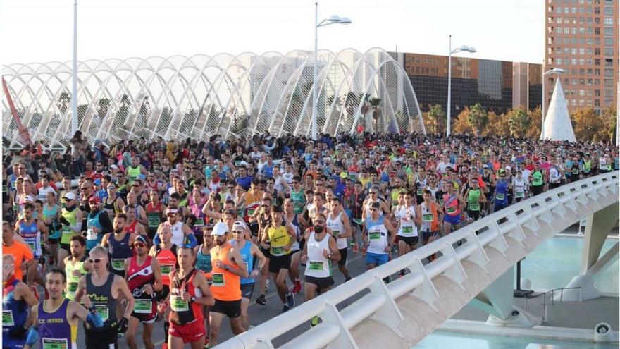 Kitwara pulveriza el récord del Maratón de València
