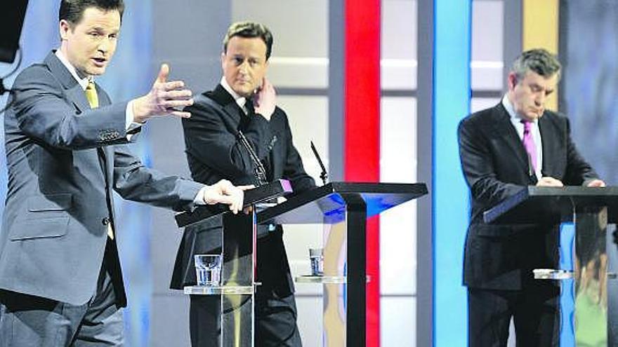 Los liberales británicos suben 14 puntos tras vencer su líder en el primer debate