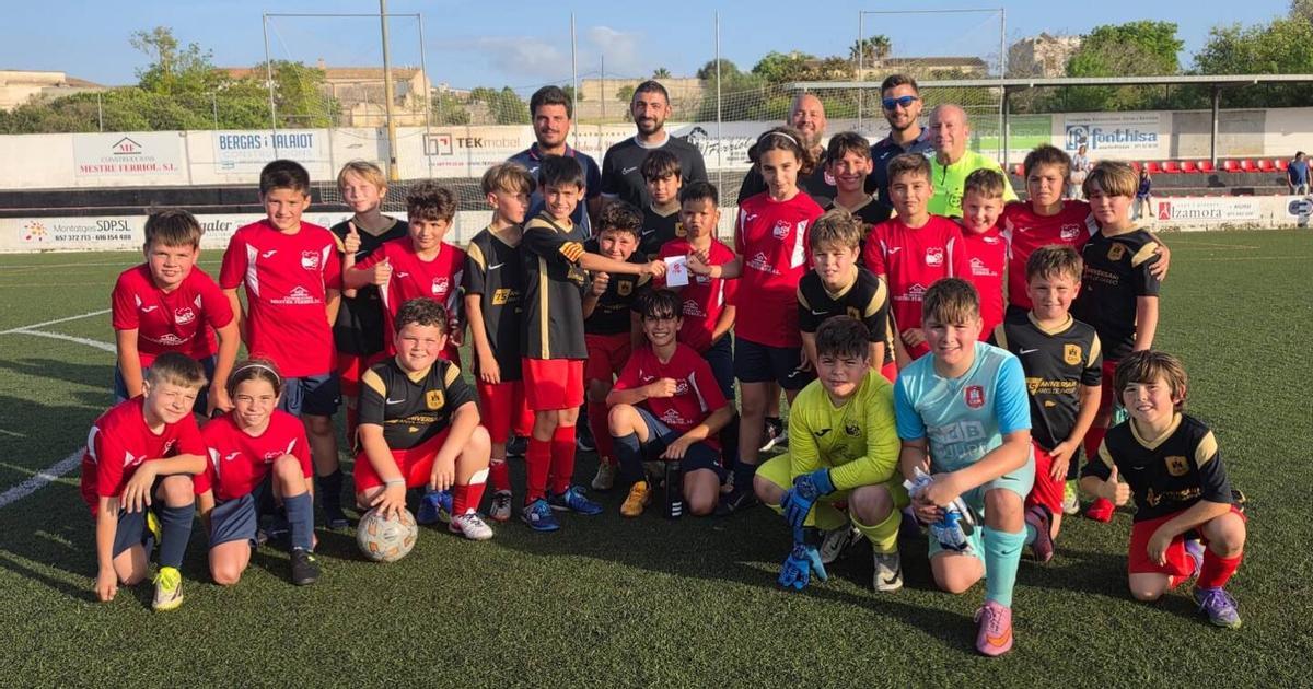 Premio a la deportividad al Maria y al Artà alevín sub-11.