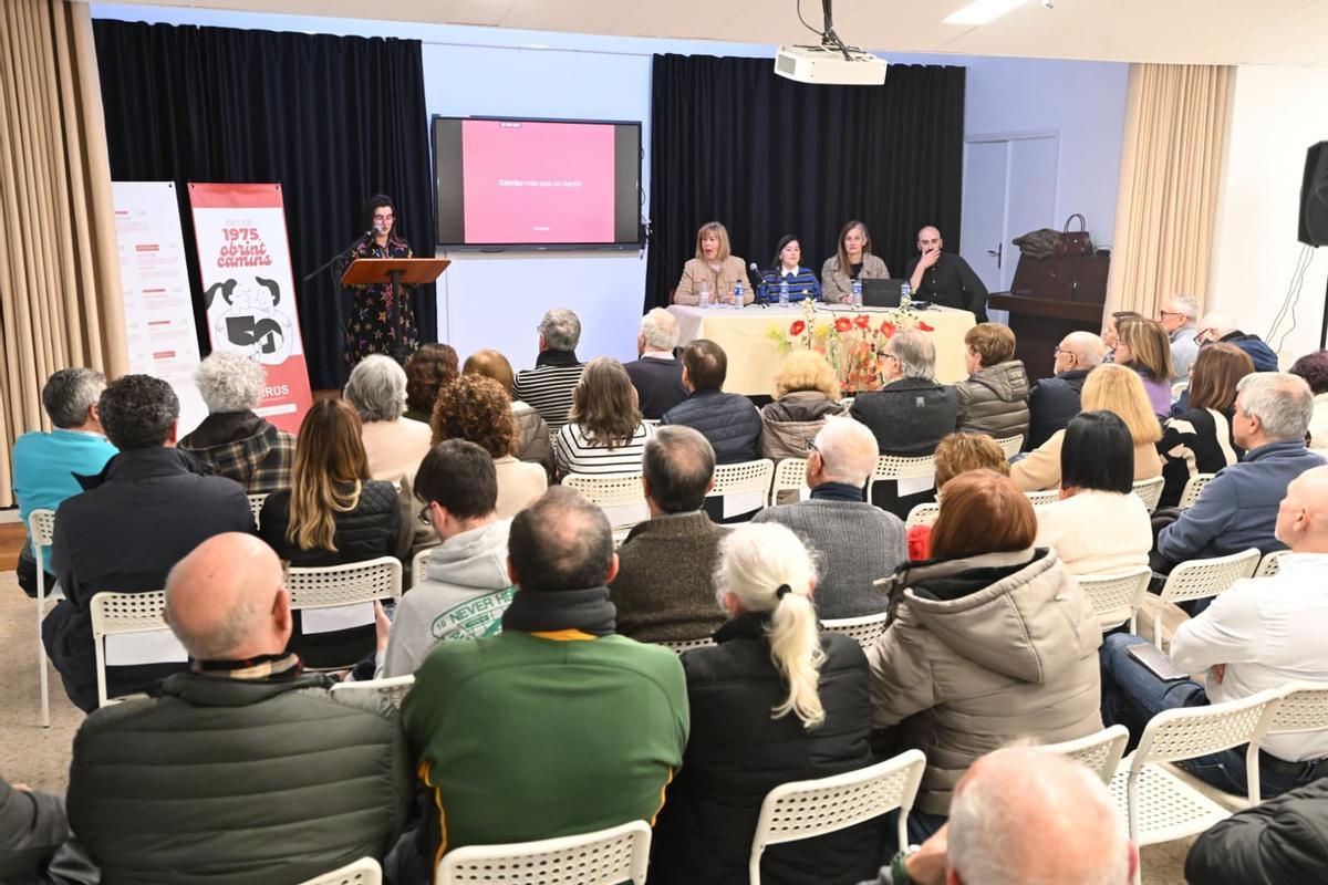 El instituto de Carrús, en Elche, inaugura una exposición por sus 50 años