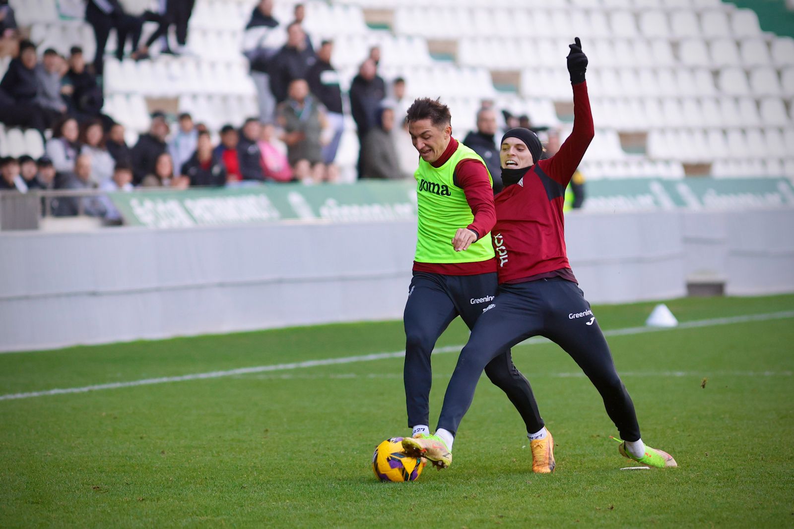 El Córdoba entrena ante su afición en El Arcángel
