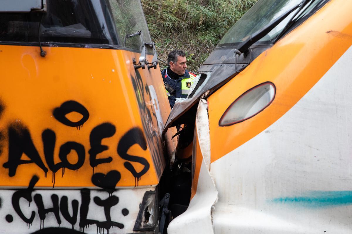 Decenas de heridos por un choque de trenes en Barcelona