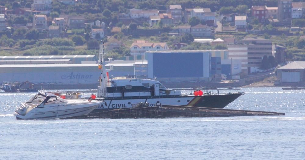 Un yate choca contra una batea en Moaña // S.Álvarez