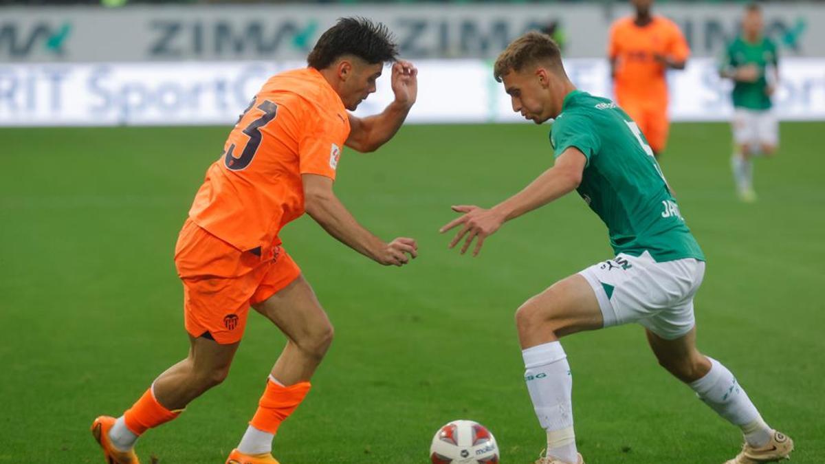 Fran Pérez durante el duelo contra el St. Gallen