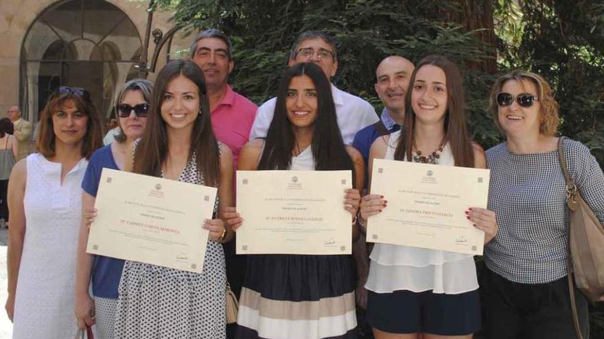 Tres alumnas del IES León Felipe, premiadas por sus notas en Selectividad