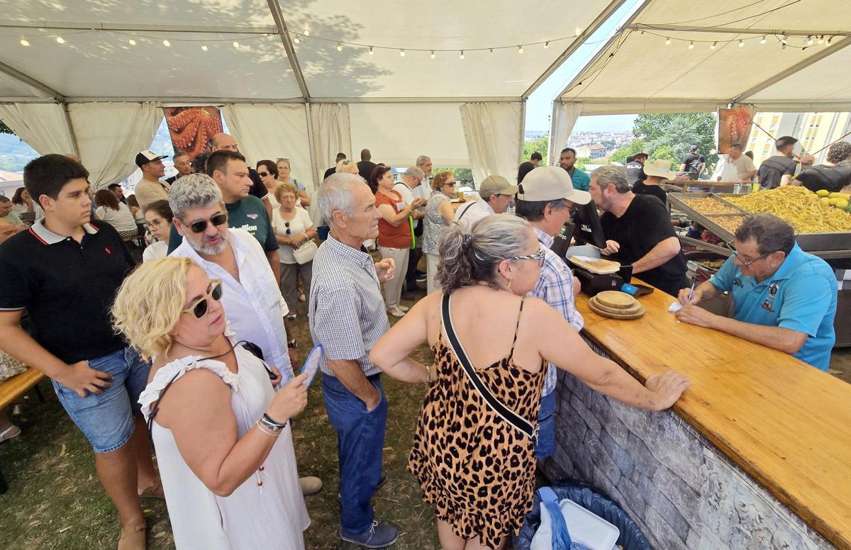 Día grande de las fiestas de San Roque en Vigo, en imágenes
